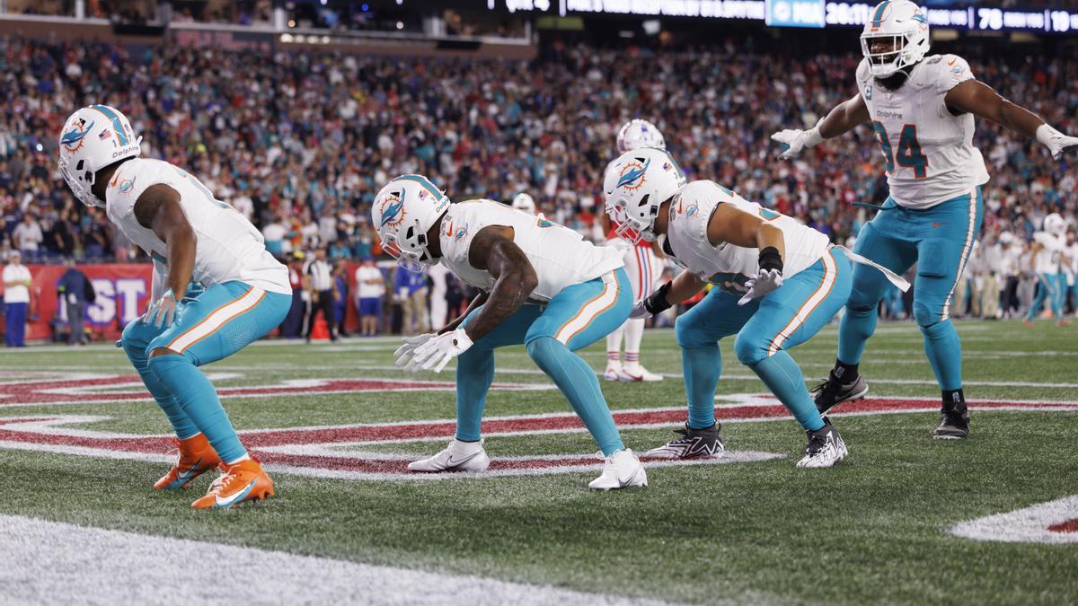 NFL - Miami Dolphins at New England Patriots