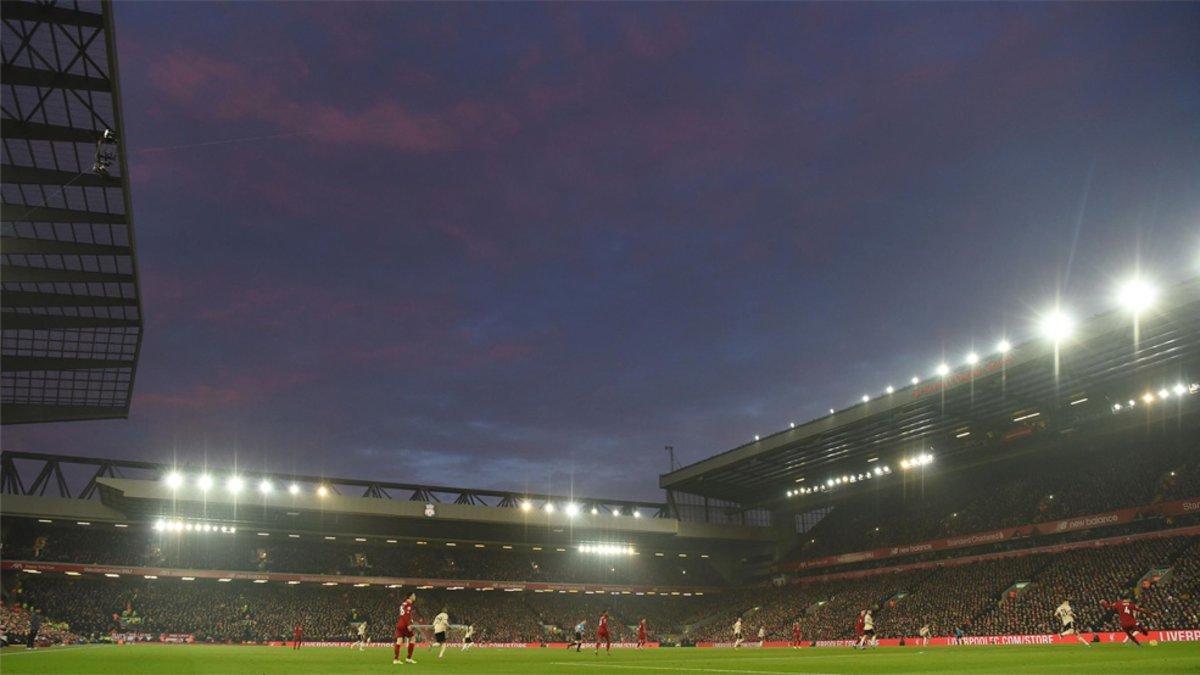 Visión parcial del estadio de Anfield durante el partido Liverpool-Manchester United de la Premier League 2019/20