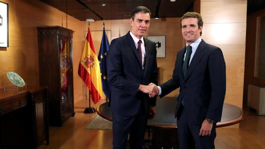 Pablo Casado, antes de reunirse con Sánchez