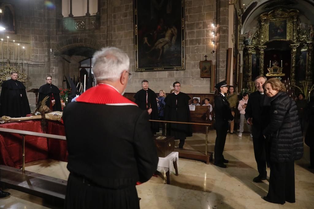 Jueves Santo en Palma: La Reina Sofía espera en la Sang la salida del Crist