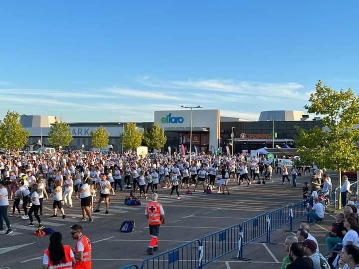 Participantes en la iniciativa solidaria y deportiva.