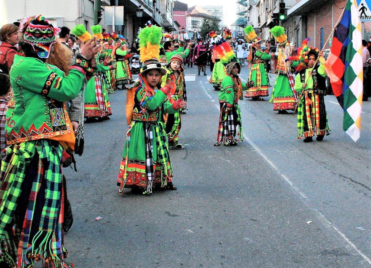 Colectivo Tinkus de Bolivia en 2008.