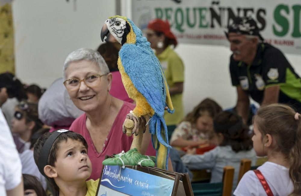 Los piratas desembarcan en San Cristóbal.