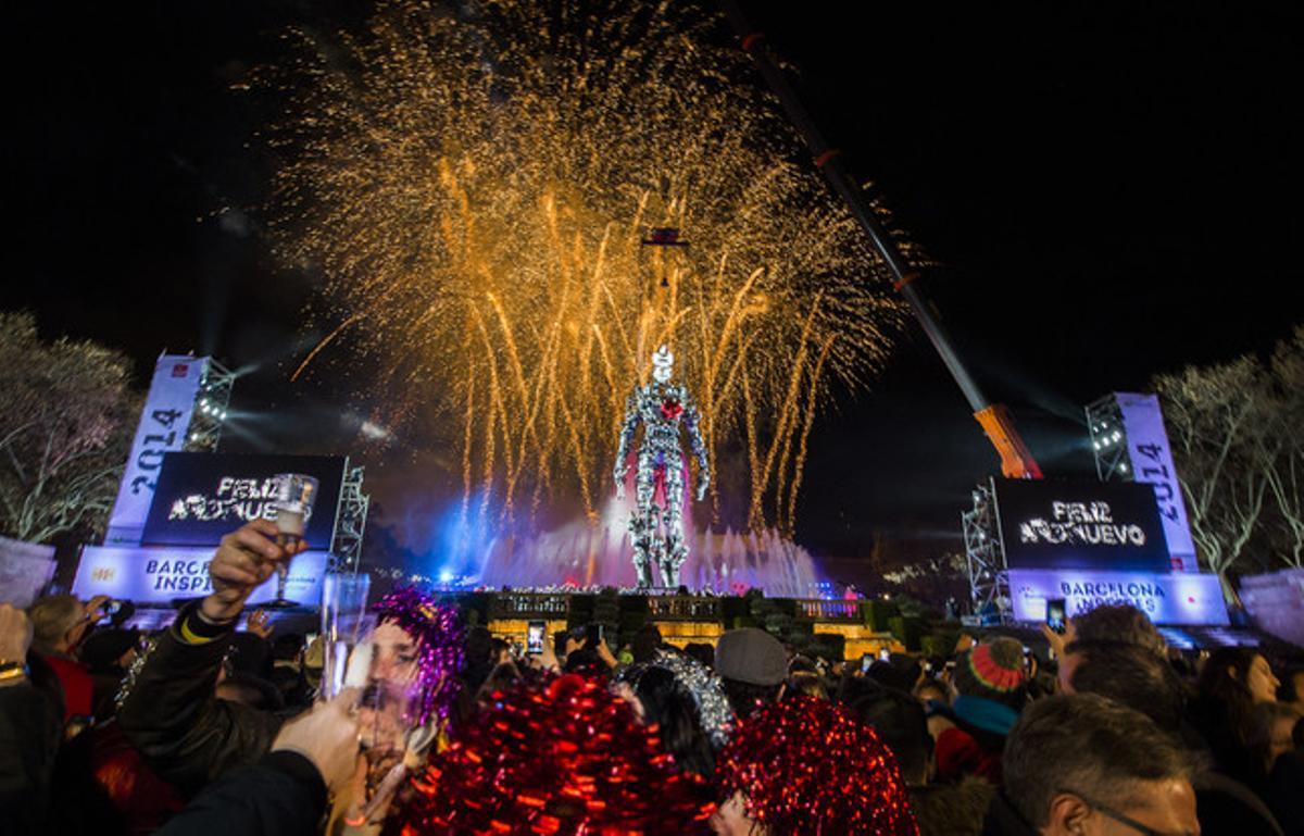 Barcelona; milers de persones han rebut l’any davant l’Home del Mil·lenni.