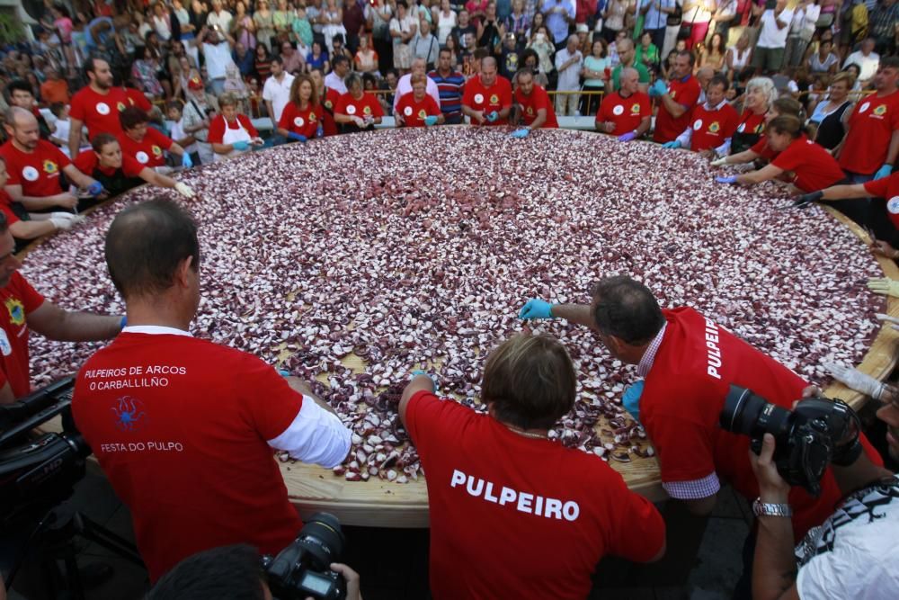 Fiesta del Pulpo: A cien raciones de pulpo por min