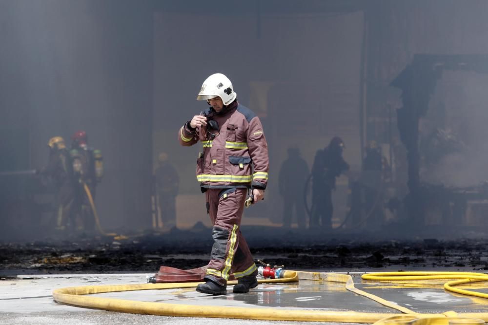 Incendi d'una nau a Porqueres