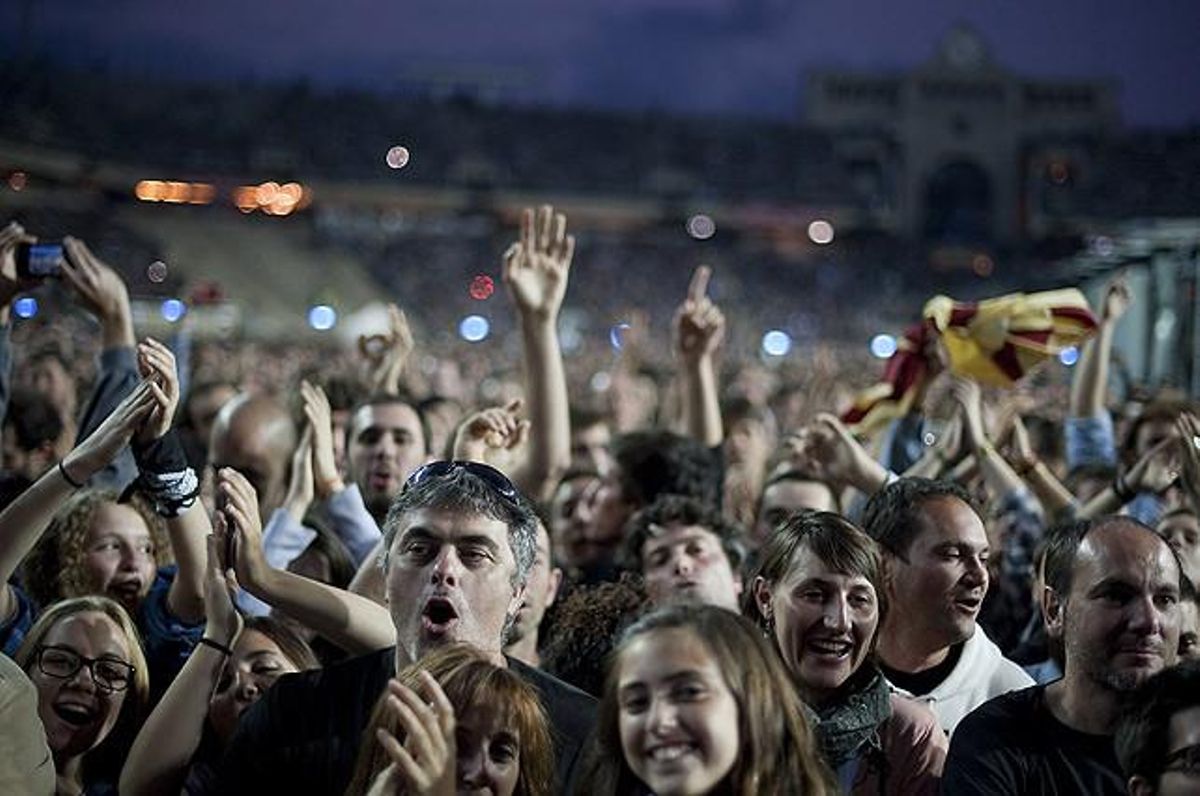L’estadi de Montjuïc ple de fans per escoltar el ’Boss’.