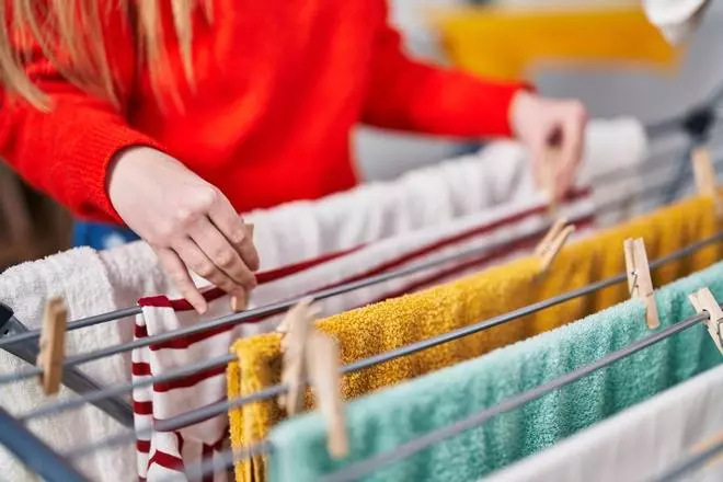 Con este detergente de Mercadona la colada siempre olerá a limpio con cero manchas en la ropa blanca