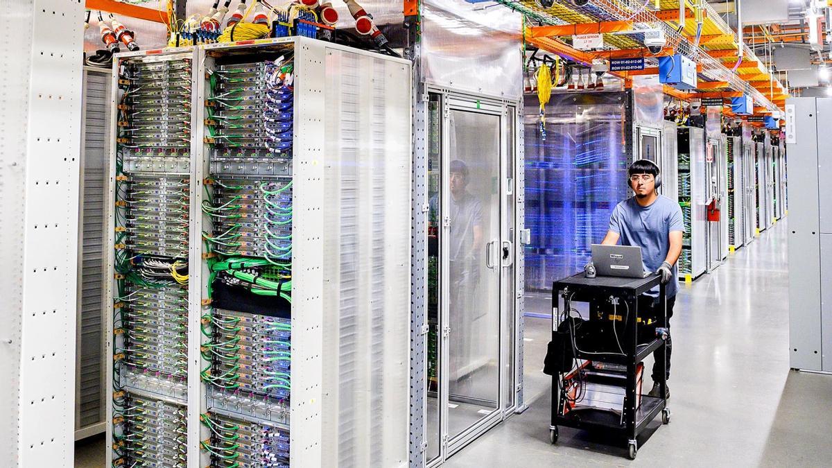 Los centros de datos necesitan mantener sus servidores a una temperatura adecuada para evitar sobrecalentamientos y garantizar que los servicios digitales funcionen con normalidad.