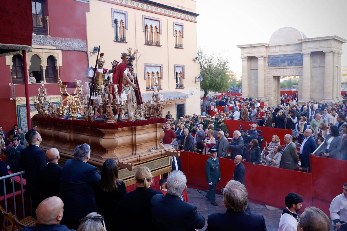 Córdoba. Semana Santa 2026. Lunes Santo Dominica Hermandad del Sanisimo Sacramento y Cofradía de Nazarenos de Nuestro Padre Jesús de los Afligidos en su Sagrada Presentación al Pueblo, Nuestra Señora Reina del Cielo y Misericordia y San Vicente Ferrer