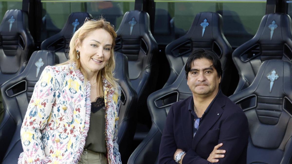 Marián Mouriño y Marco Garcés, en el banquillo de Balaídos antes de un partido amistoso.