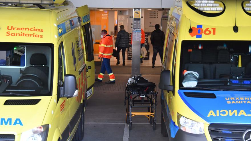 Aumentan a 81 las personas hospitalizadas por COVID-19 en A Coruña, aunque disminuyen los pacientes en UCI