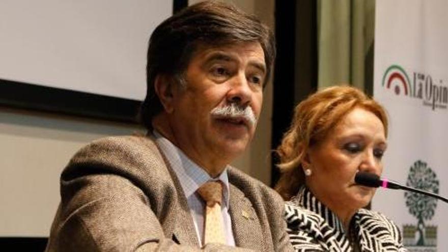 Javier Urra, con Carmen Ferreras en una anterior edición del CLUB LA OPINIÓN EL CORREO DE ZAMORA