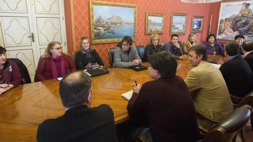 Imagen de una reunión entre el Ayuntamiento y los sindicatos municipales.