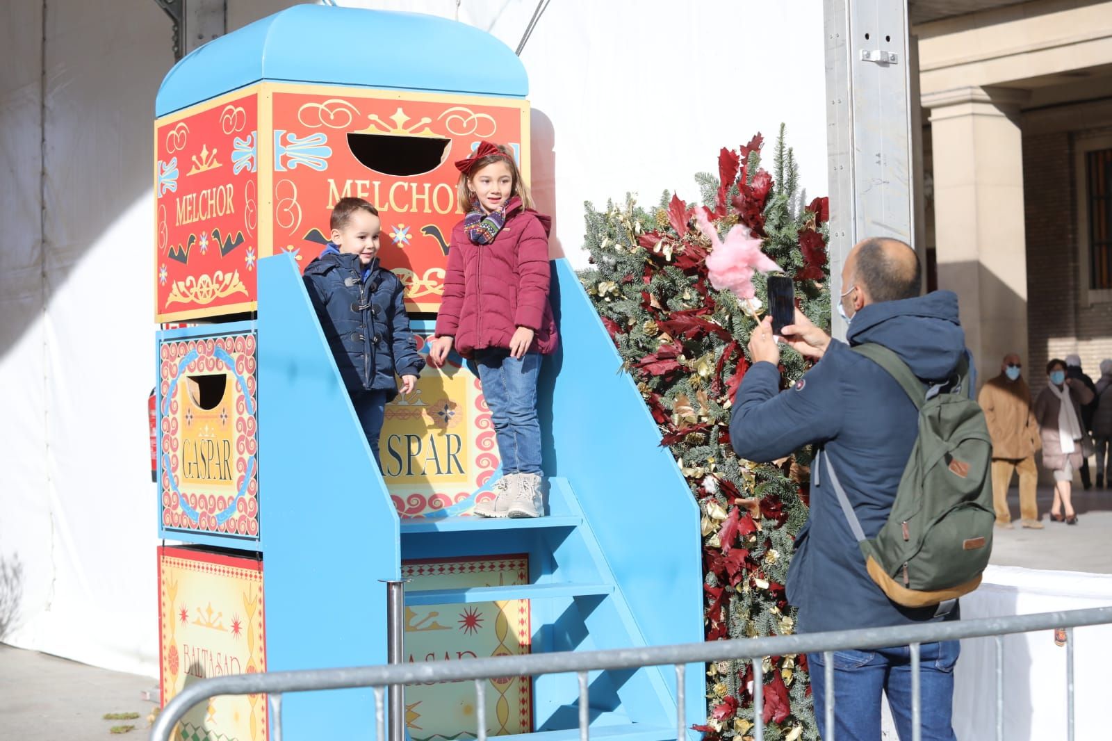 La Navidad se vive en la plaza del Pilar