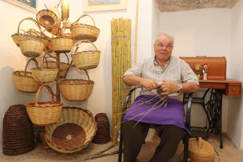 Exposición de artesanía en es Molí d''en Simó