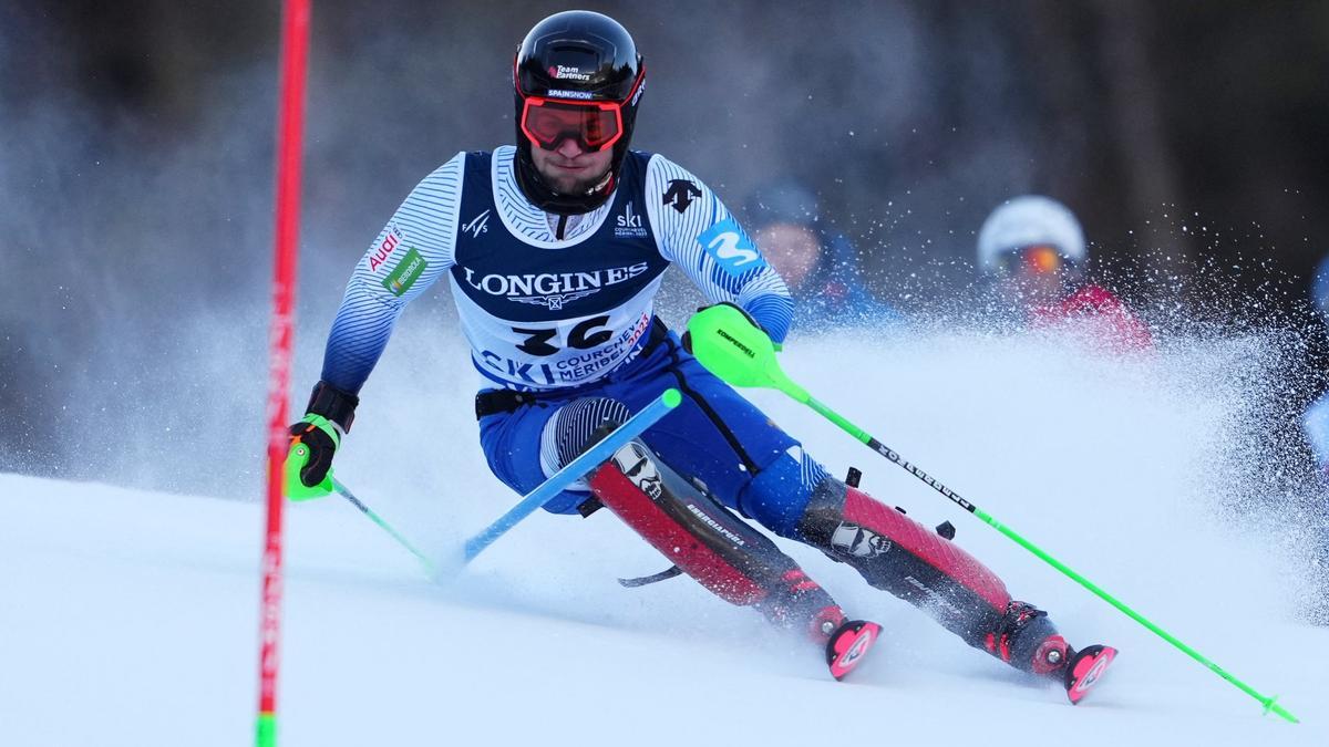 Albert Ortega desciende en Courchevel.