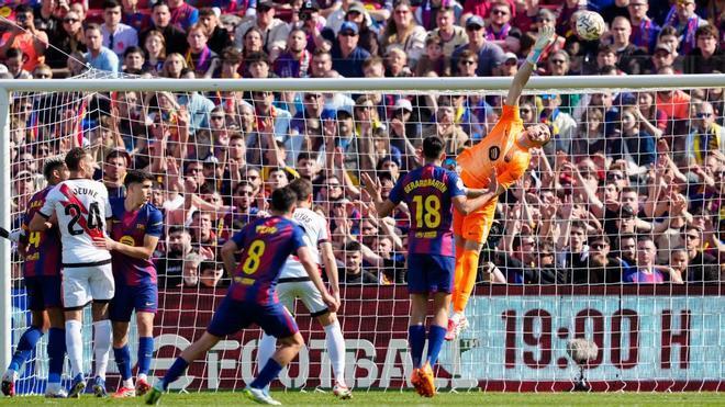 Resumen, goles y highlights del FC Barcelona 1 - 0 Rayo Vallecano de la jornada 29 de LaLiga EA Sports