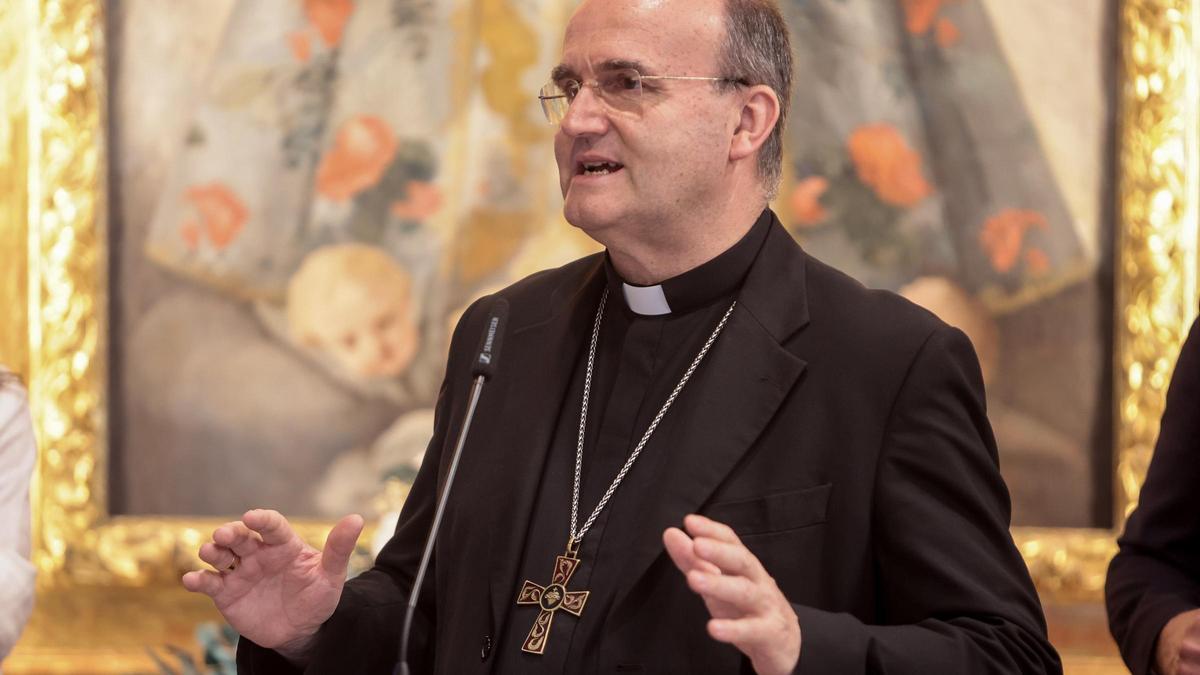 El obispo Munilla niega que haya cambiado "ni una coma" de la normativa de las cofradías en cuanto a los requisitos para ser presidente o vicepresidente