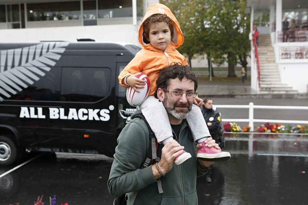 Los All Blacks dirigen un entrenamiento con alumnos en Gijón