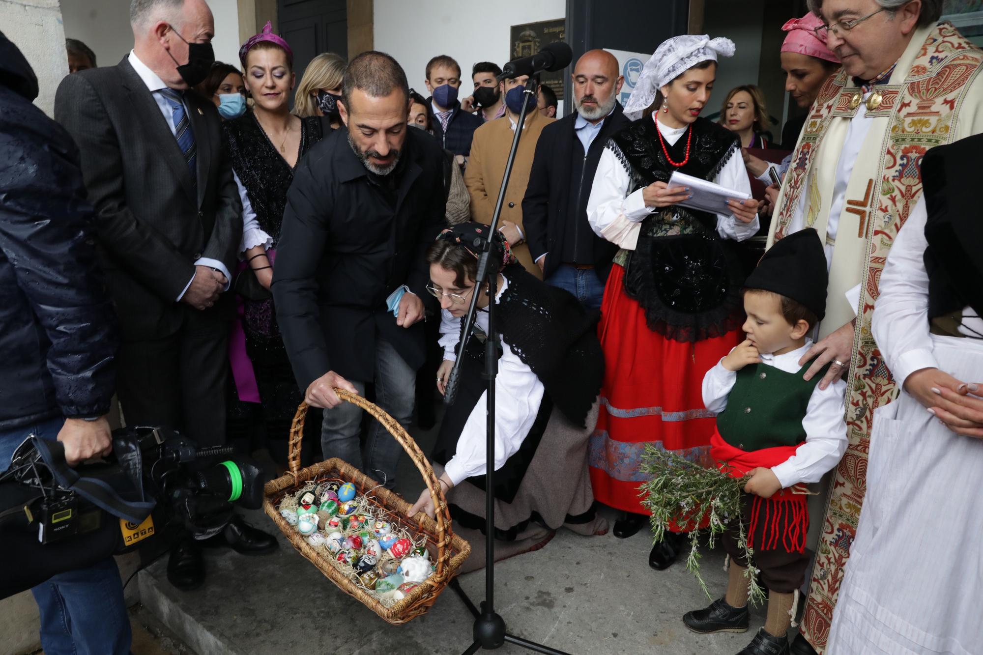 EN IMÁGENES: Así fue la fiesta de los Güevos Pintos en Pola de Siero