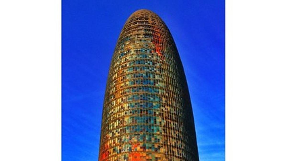 La Torre Agbar también luce de día