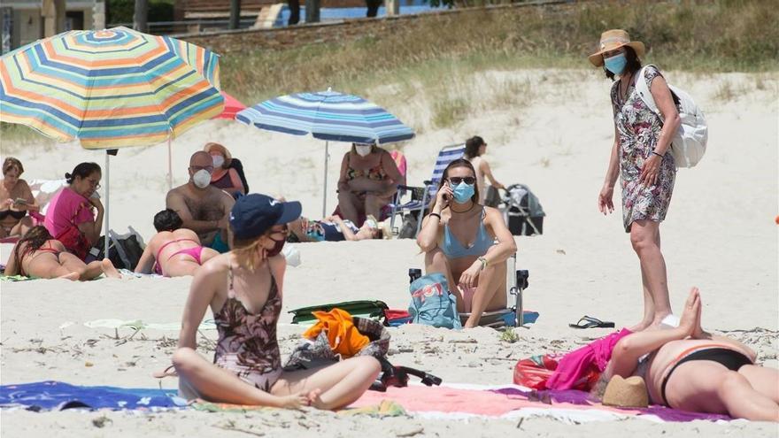 Andalucía impone la mascarilla hasta en la playa