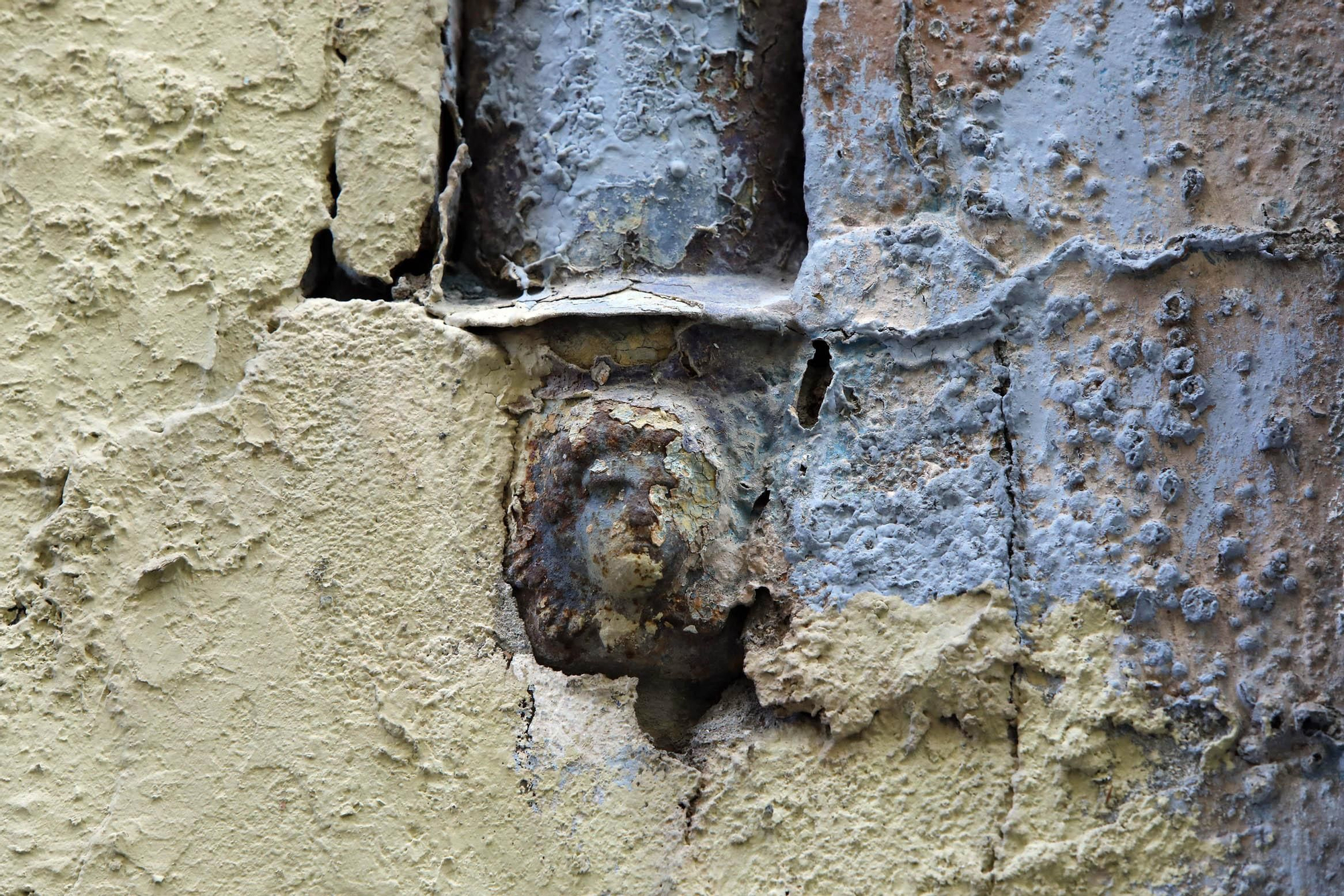 Descubre las "Caras del agua" en las fachadas del centro histórico de València