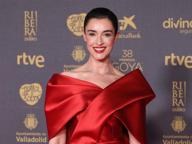 La actriz y modelo Blanca Romero posa en la alfombra rosa previa a la gala de la 38 edición de los Premios Goya, en el Auditorio Feria de Valladolid, a 10 de febrero de 2024, en Valladolid, Castilla y León (España).