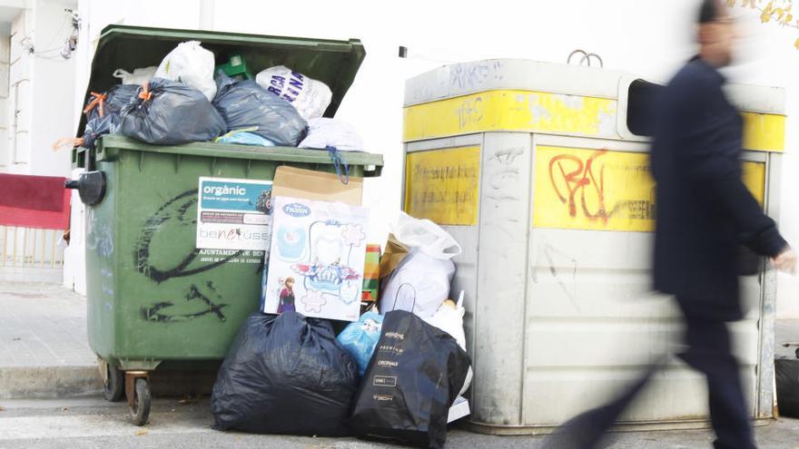 Los valencianos tiran a la basura 5.600 toneladas de comida a la semana