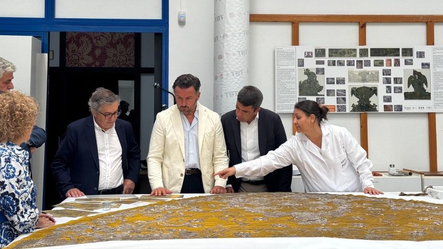 La patrona de Elche, a cuatro meses de reestrenar el manto de Las Clarisas