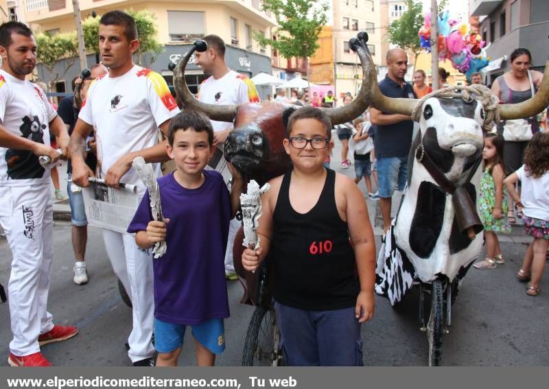 Cena de peñas y encierro infantil