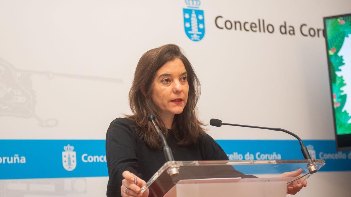 La alcaldesa Inés Rey en el Ayuntamiento durante una rueda de prensa.