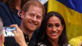 ¿Sopesan el príncipe Harry y Meghan Markle dar un volantazo y retomar sus funciones reales?