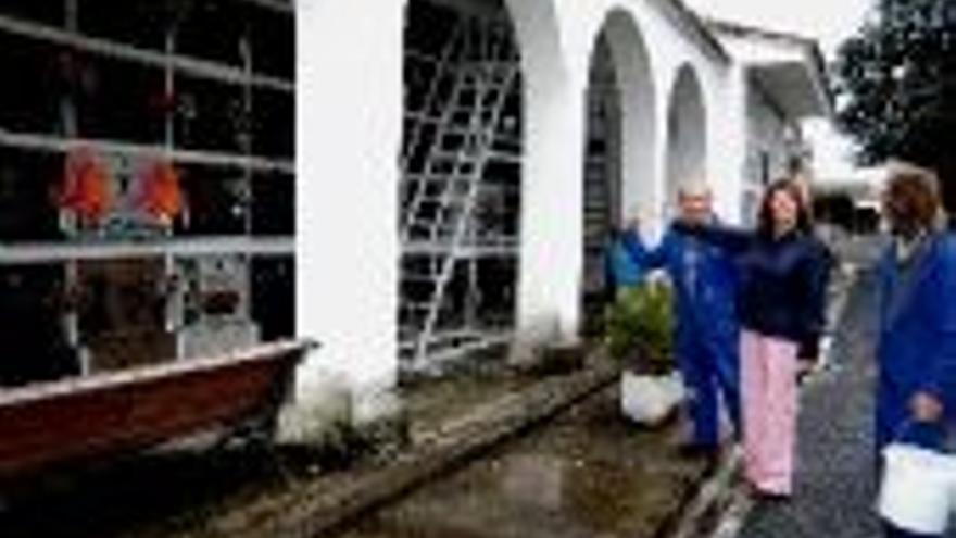 La humedad de Santa Teresa se filtra a nichos del cementerio