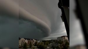 Una impresionante nube cinturón cubre Washington D.C.