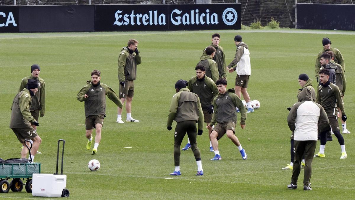 Un momento del entrenamiento matinalcelebrado ayeren Afouteza.