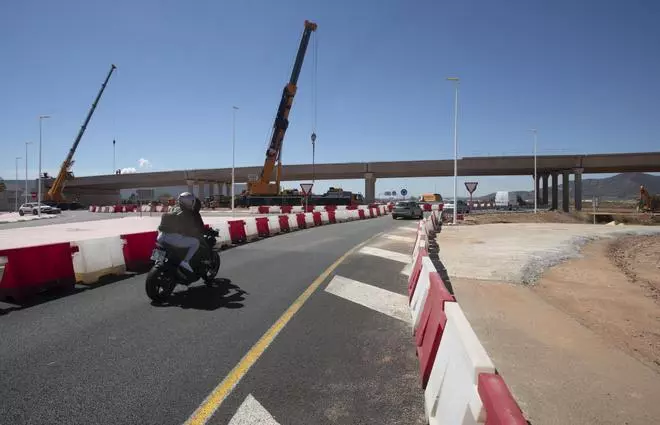 El imponente puente de Parc Sagunt toma forma