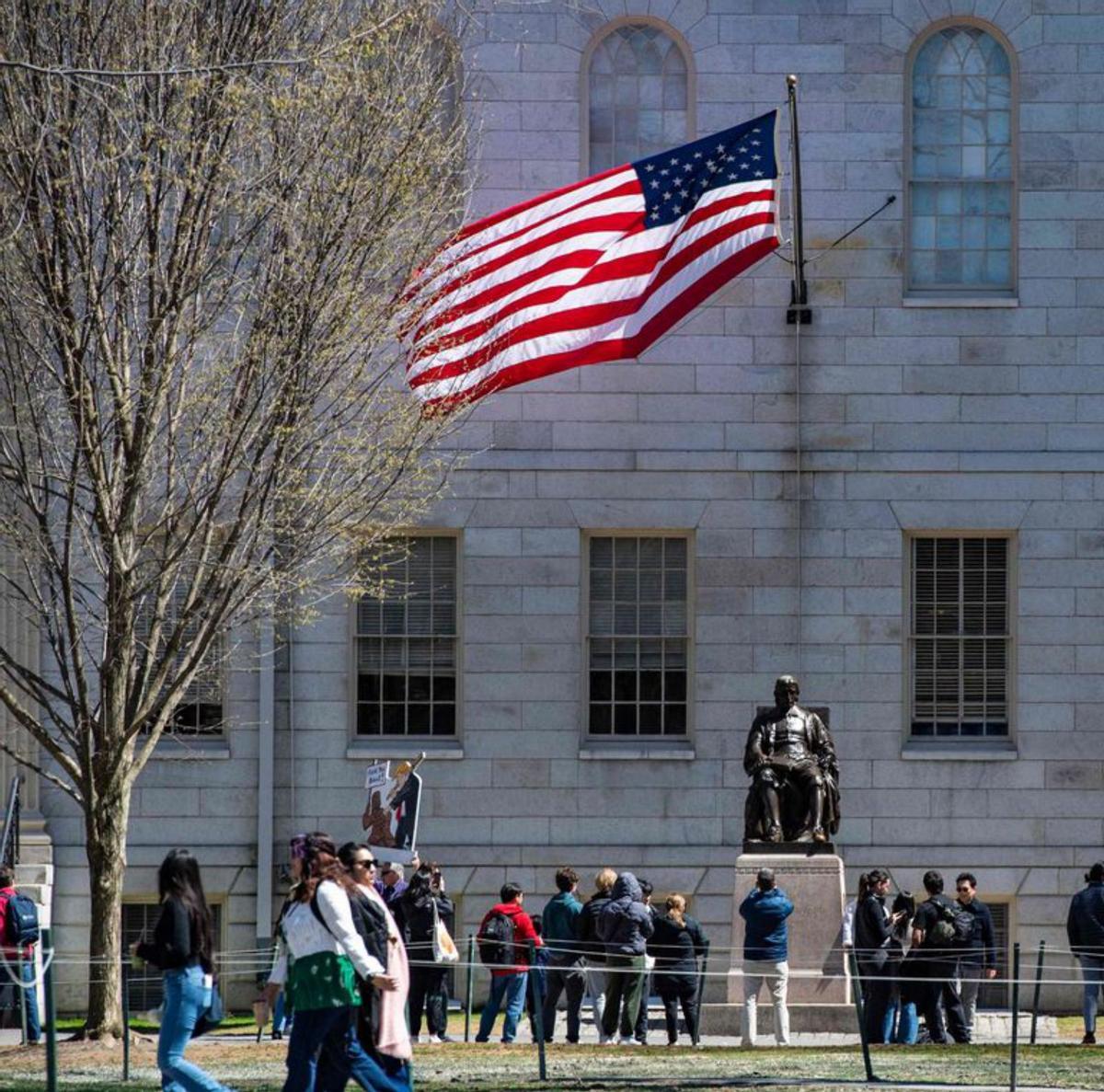 Una jutge bloqueja el veto a Harvard d’admetre estrangers Una jutge bloqueja el veto a Harvard d’admetre estrangers