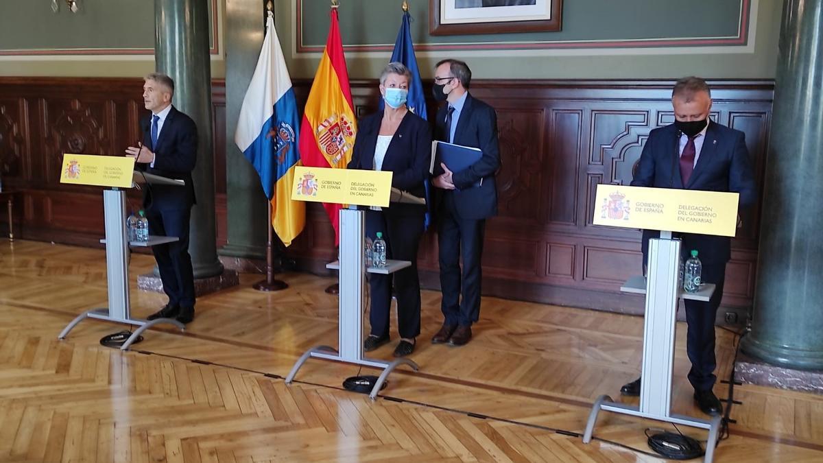 Torres dice que el Gobierno central &quot;debe hacerlo mejor&quot; en inmigración y anuncia una visita de Sánchez a Canarias