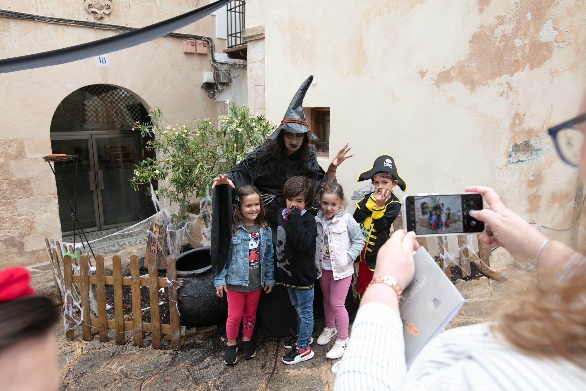 Imágenes de la Feria Medieval de Ibiza este sábado