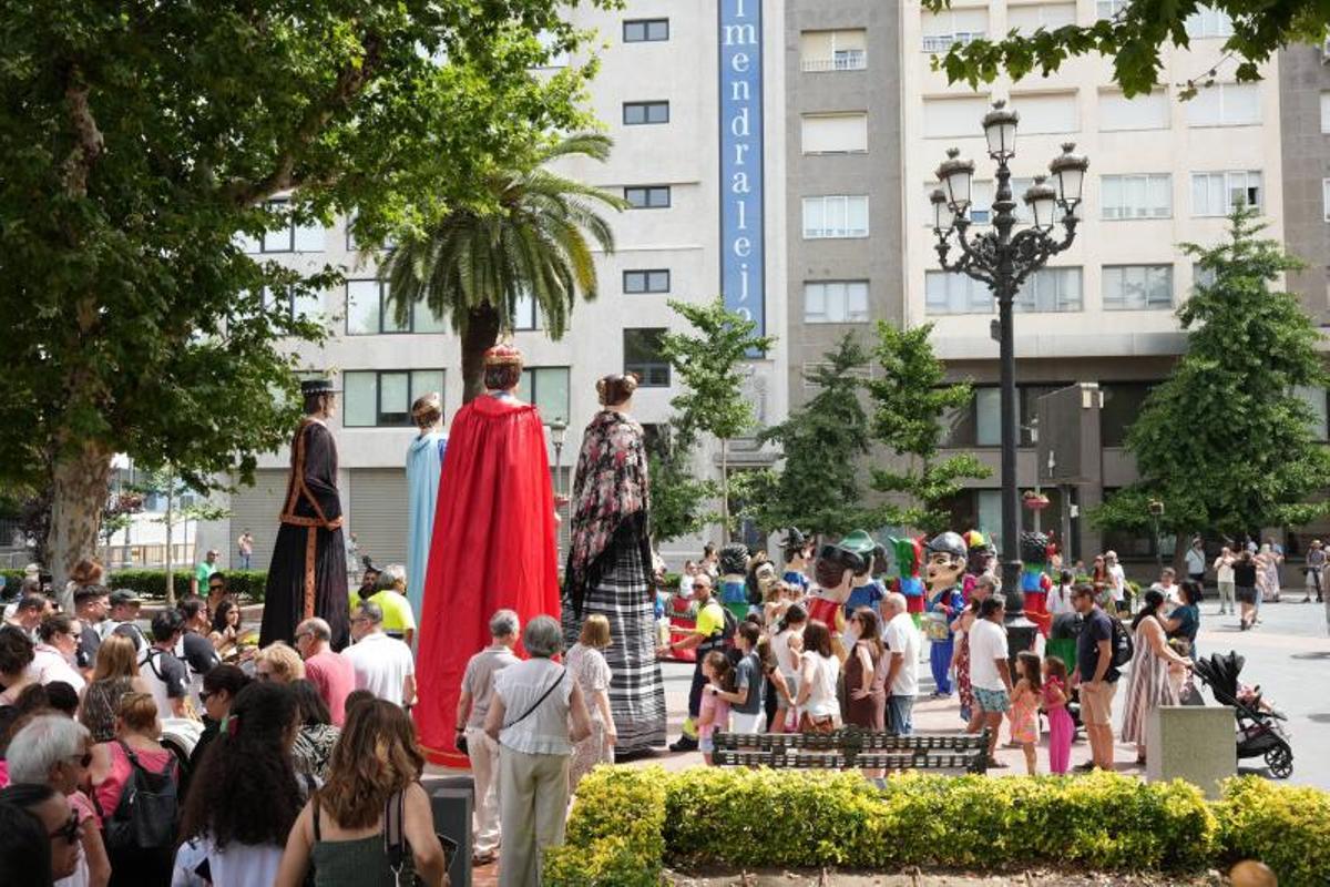 Fotogalería | Magia y tradición en las calles de Badajoz: así ha sido el desfile de Gigantes y Cabezudos