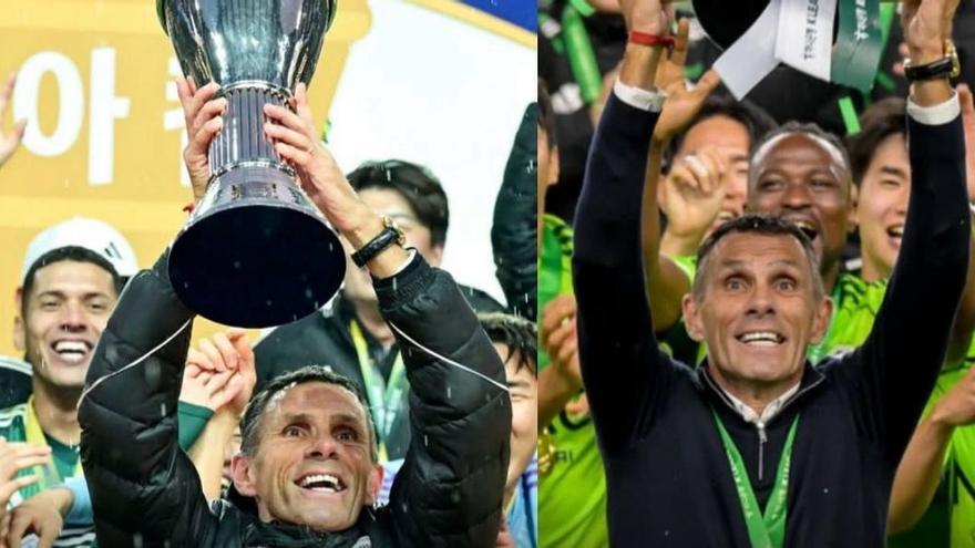 Poyet con el título de Copa y el de Liga logrado en el Jeonbuk en esta temporada.