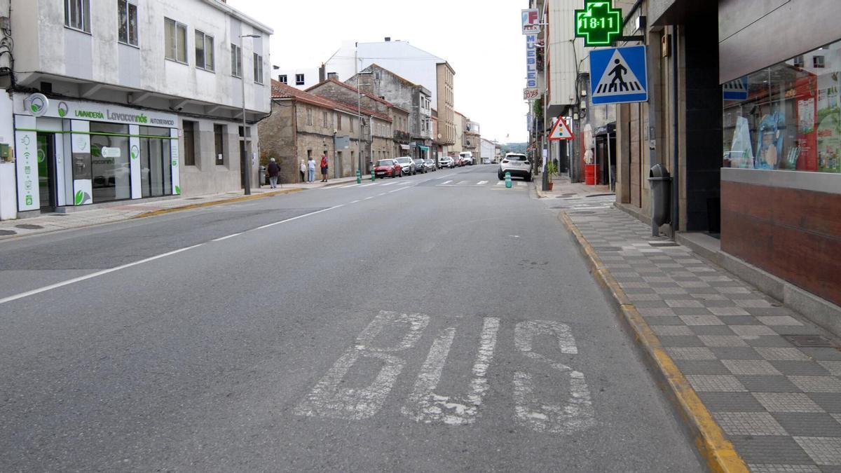 Parada de autobús en la rúa Xeral de A Bandeira.