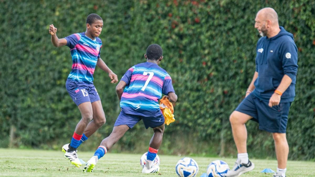 La selección de Haití sub-17, entrenando en Olot