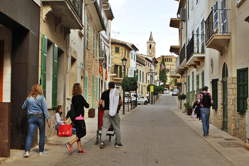 Nach den Wassermassen, in denen 13 Menschen starben, kam die beispiellose Hilfswelle. Die MZ war mehrmals in Sant Llorenç und Umgebung unterwegs.