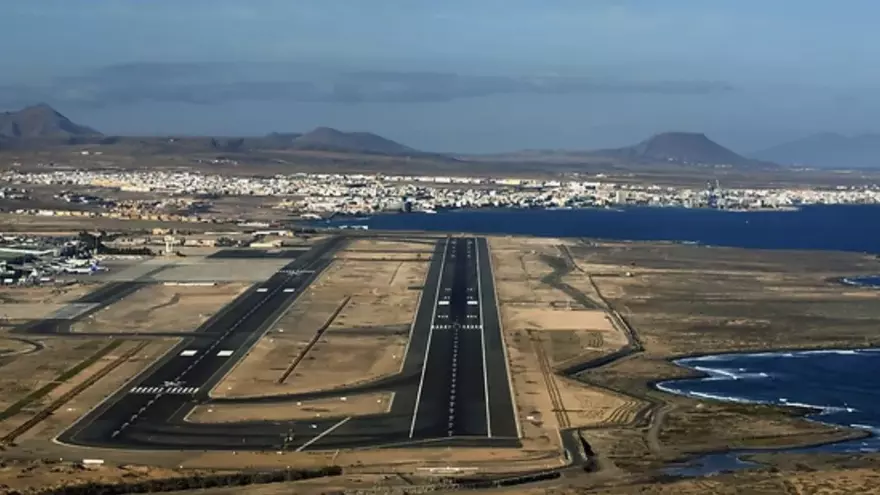 El aeropuerto de Fuerteventura amplía su oferta comercial con una tienda de Ssk Canarias