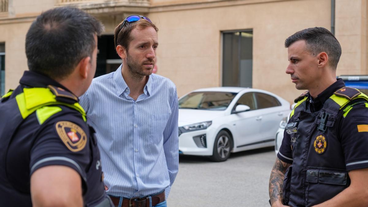David Vivanco se reencuentra con los agentes de la GUB Juan López y Edgar Varela
