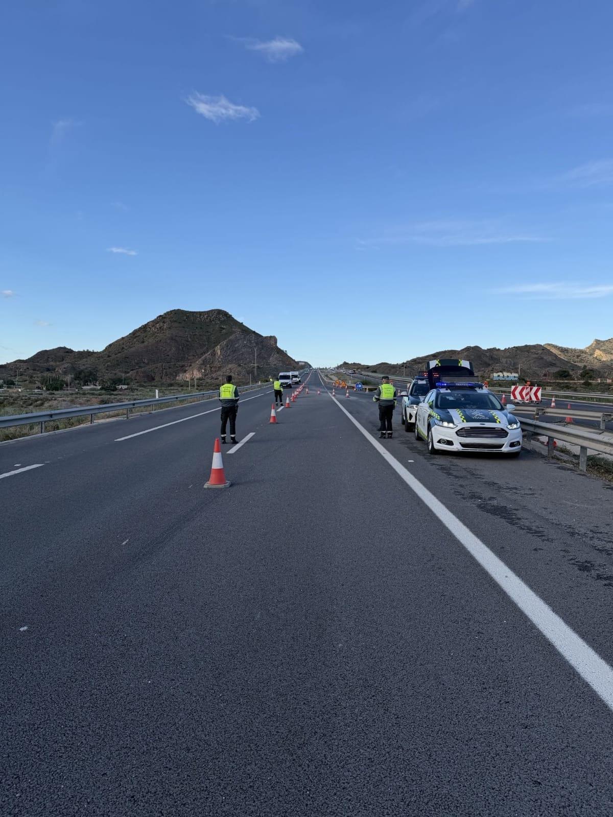 Imagen de un control de la Guardia Civil de Tráfico.