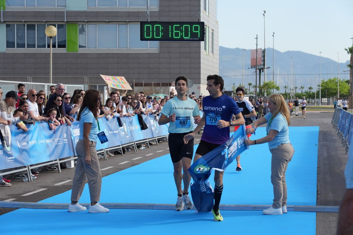 Búscate en las fotos de la Carrera de las Empresas en Castellón